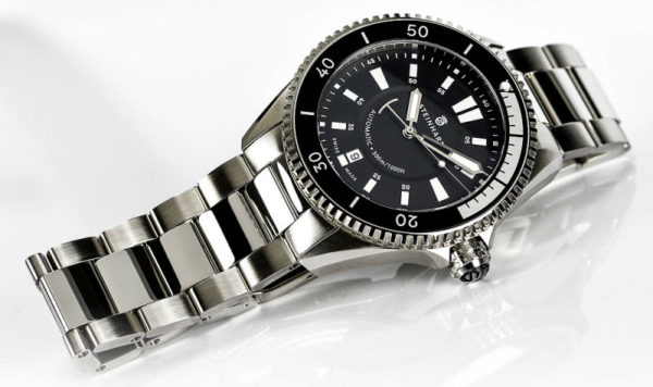 Steinhart-Ocean-Two-laying-on-side