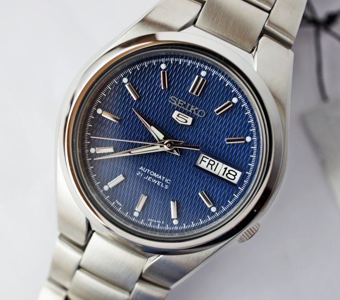 Seiko SNK601/603/605/607 Review - The Wavy Beater Watch - Romeo's watches