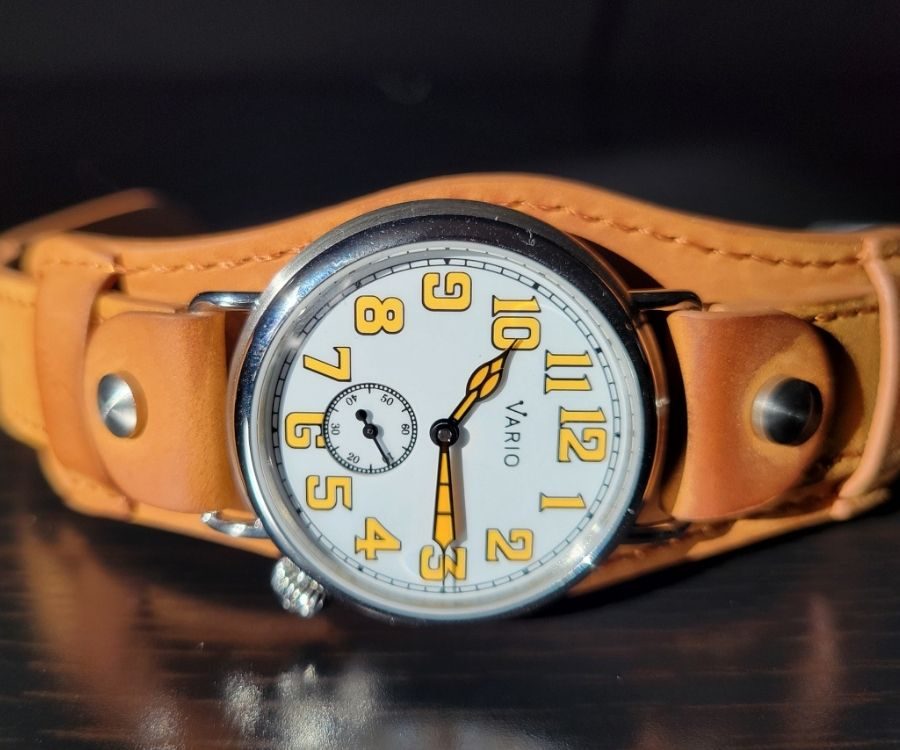 Vario 1918: A Modern Take on The WW1 Trench Watch